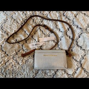 Dooney & Bourke Gingy Crossbody Bag